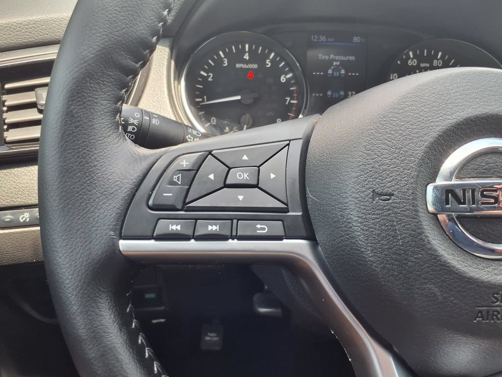 Used 2021 Nissan Rogue Sport SV FWD image 16