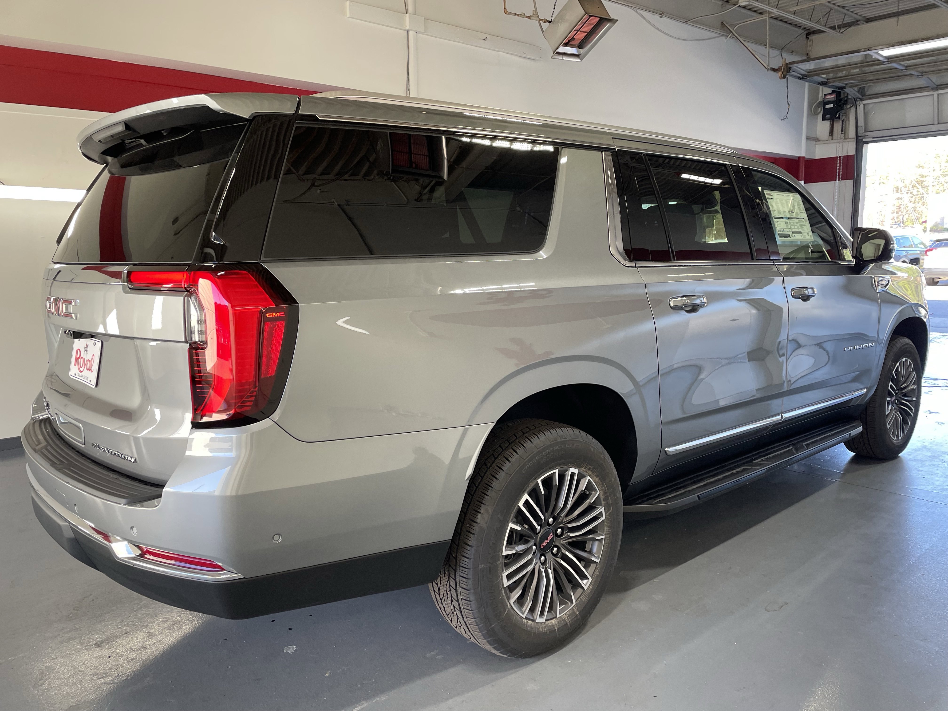 New 2026 GMC Yukon XL Elevation w/ Elevation Premium Package image 4