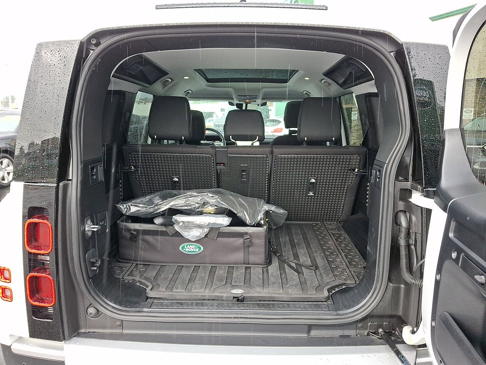 Certified 2025 Land Rover Defender 110 S AWD/4WD image 29