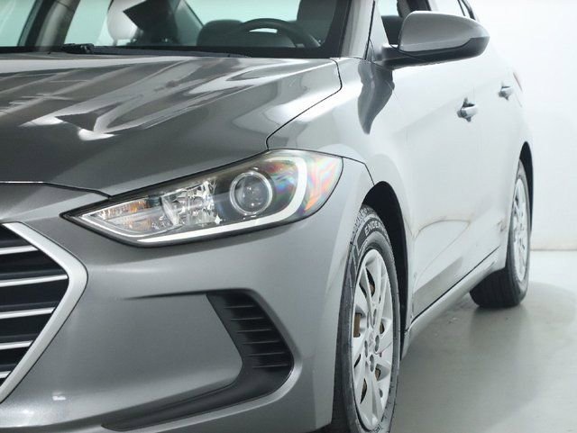 Used 2017 Hyundai Elantra SE w/ Cargo Package FWD image 4