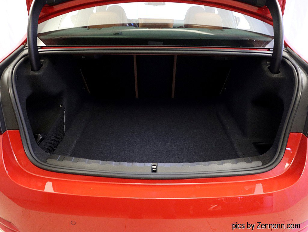 Certified 2024 BMW 330i xDrive Sedan image 31