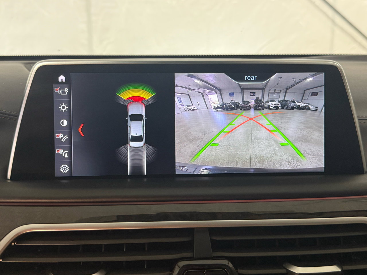 Used 2018 BMW 750i xDrive image 24