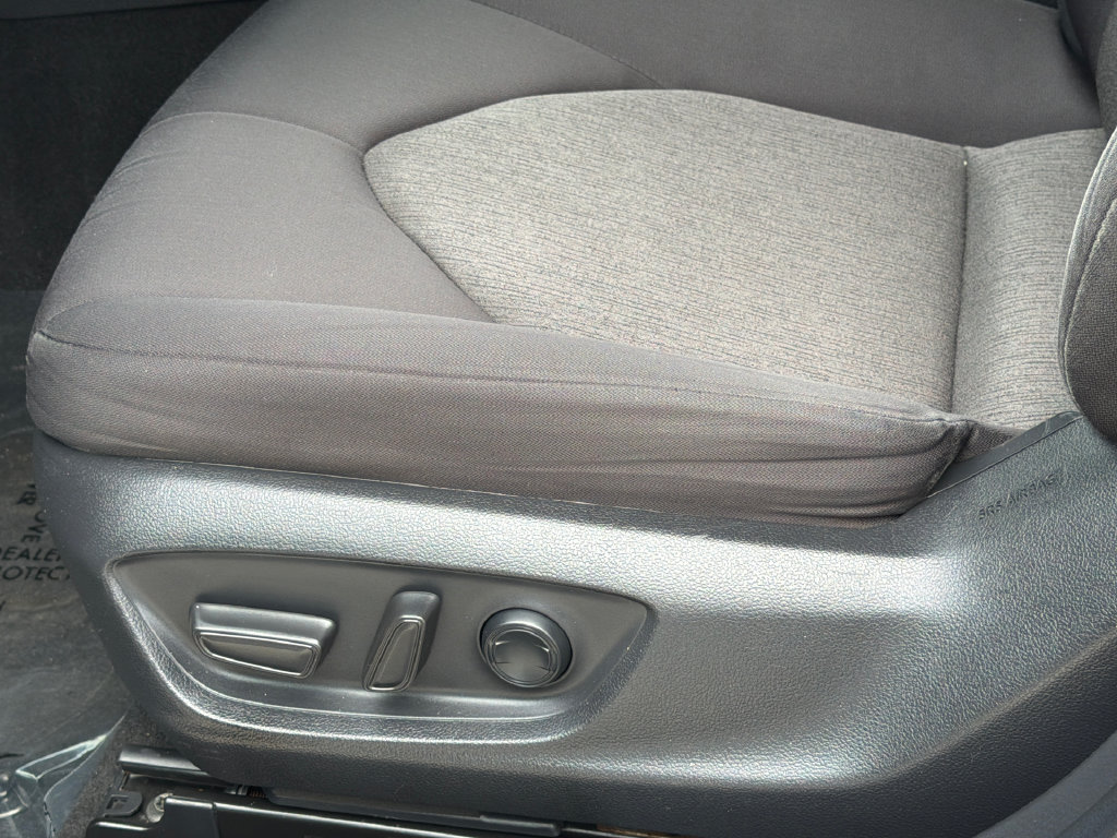 Used 2021 Toyota Camry LE FWD image 18
