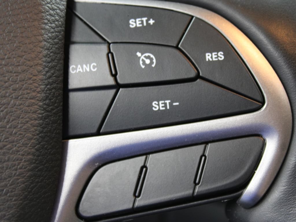 Used 2021 Jeep Grand Cherokee Altitude AWD/4WD image 54