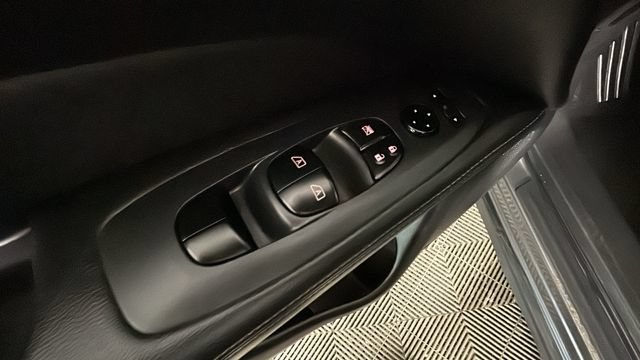 Used 2019 Nissan Pathfinder SV w/ Cargo Package AWD/4WD image 10