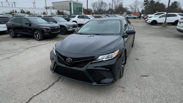 Used 2020 Toyota Camry SE FWD image 5