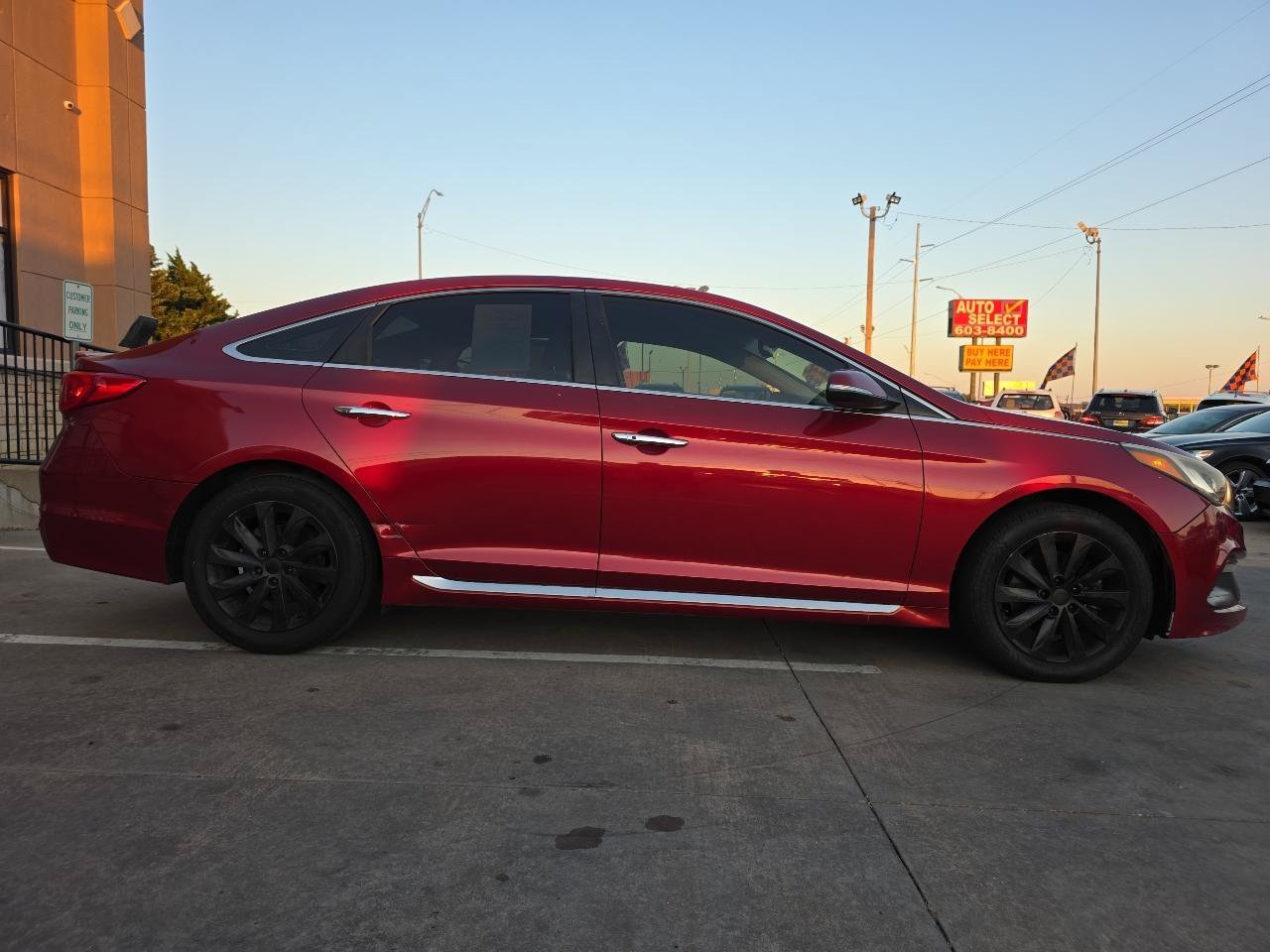 Used 2016 Hyundai Sonata Sport w/ Option Group 02 FWD image 4