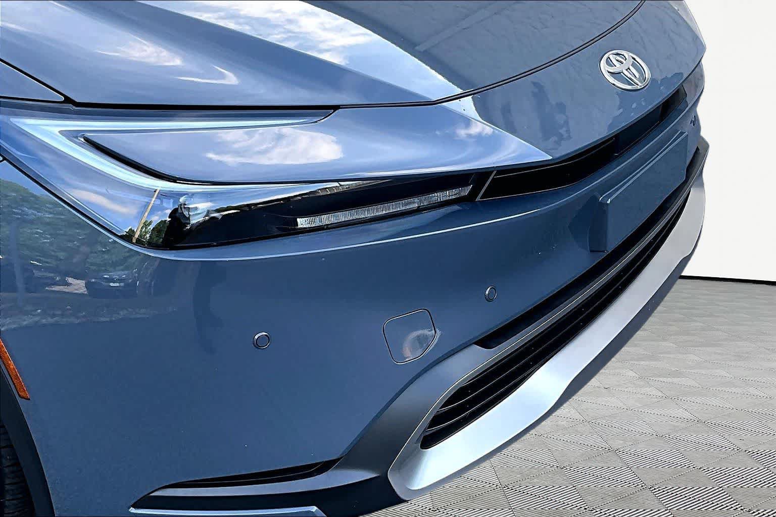 Certified 2026 Toyota Prius Plug-In Hybrid FWD image 30
