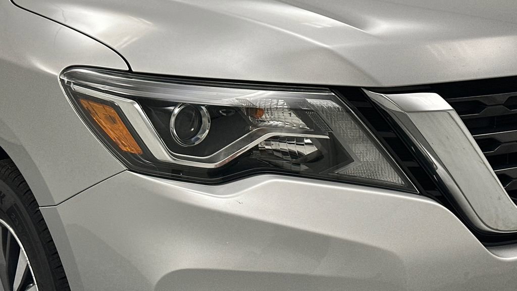 Used 2019 Nissan Pathfinder SV w/ SV Tech Package AWD/4WD image 23