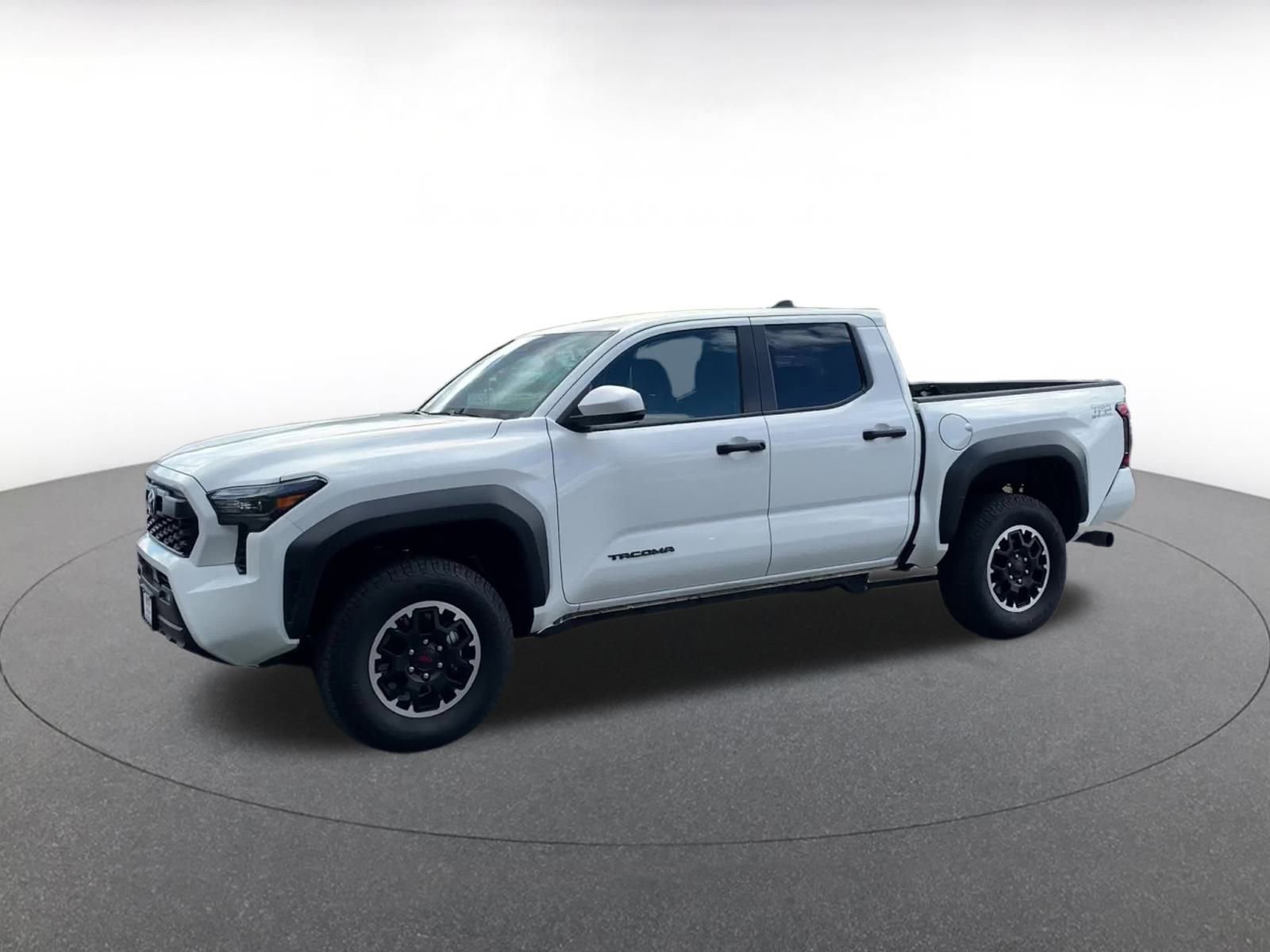 Used 2025 Toyota Tacoma SR image 8