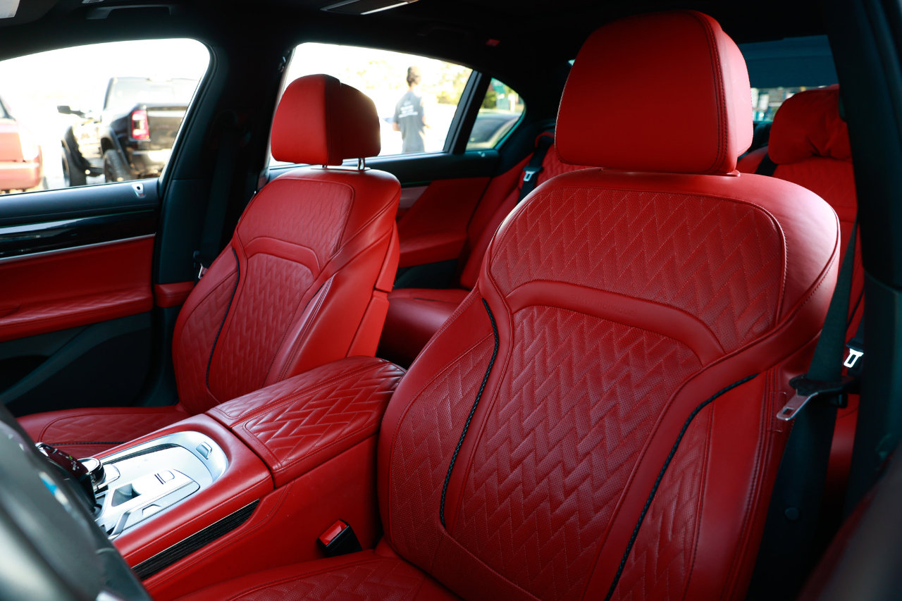 Used 2021 BMW 750i xDrive w/ Luxury Rear Seating Package image 8