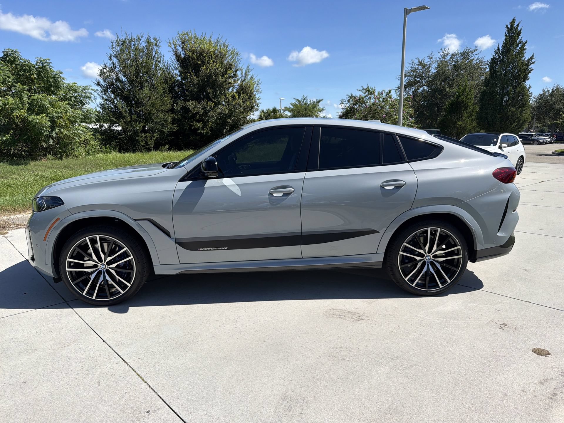 Certified 2024 BMW X6 M60i w/ Executive Package AWD/4WD image 7