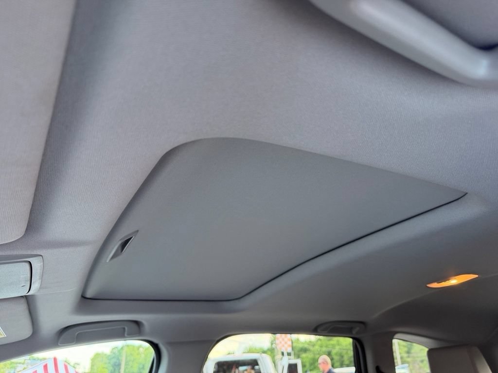 Used 2022 Honda CR-V EX-L image 11