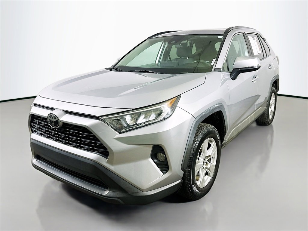 Used 2019 Toyota RAV4 XLE image 3