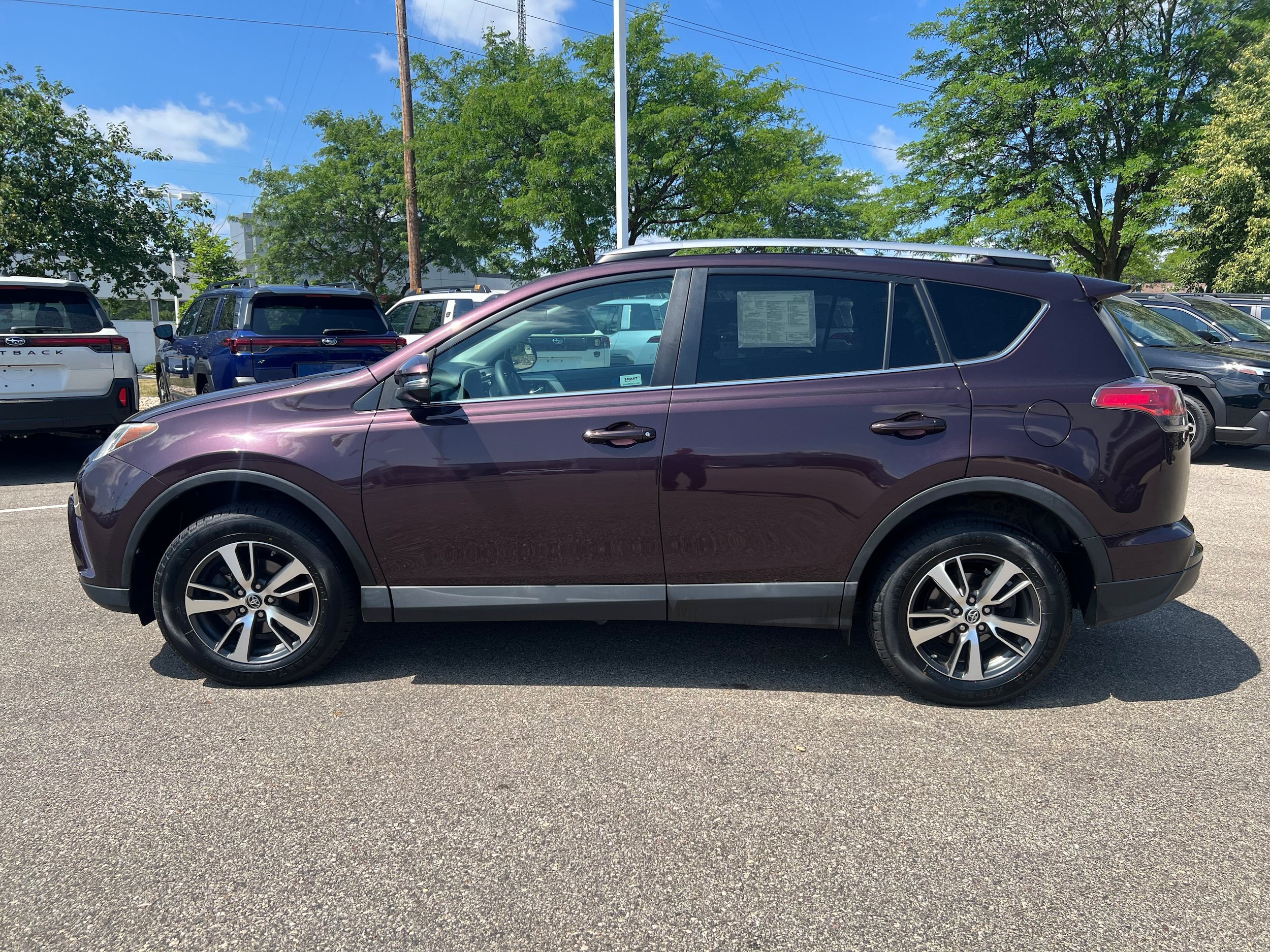 Used 2017 Toyota RAV4 XLE w/ All Weather Liner Package AWD/4WD image 4