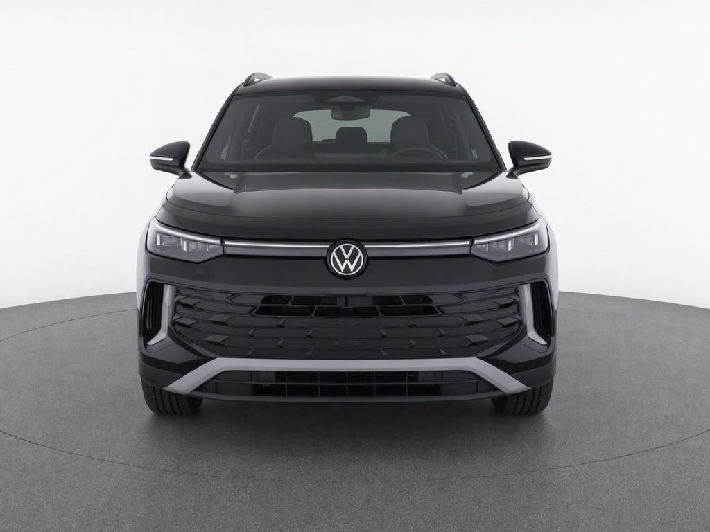 Used 2026 Volkswagen Tiguan SE AWD/4WD image 5