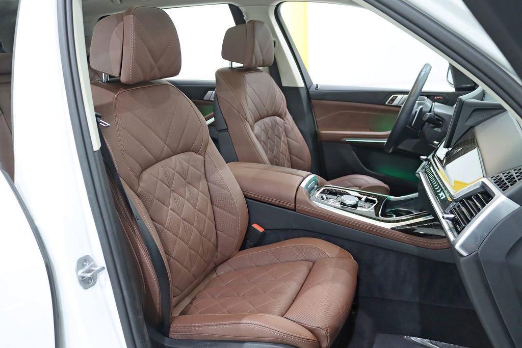 Used 2024 BMW X7 xDrive40i image 30