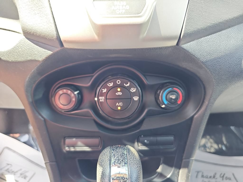 Used 2013 Ford Fiesta SE FWD image 22
