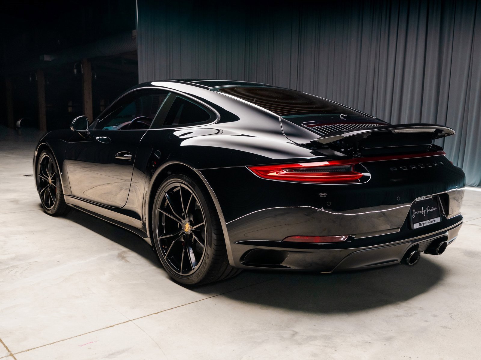Used 2018 Porsche 911 Carrera 4S image 31