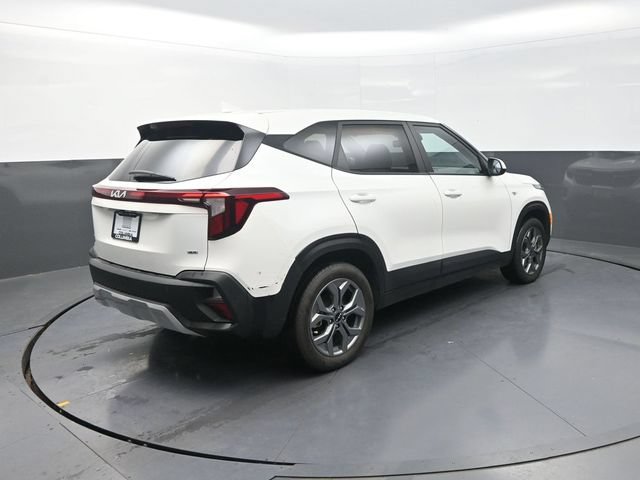 Used 2024 Kia Seltos LX AWD/4WD image 9