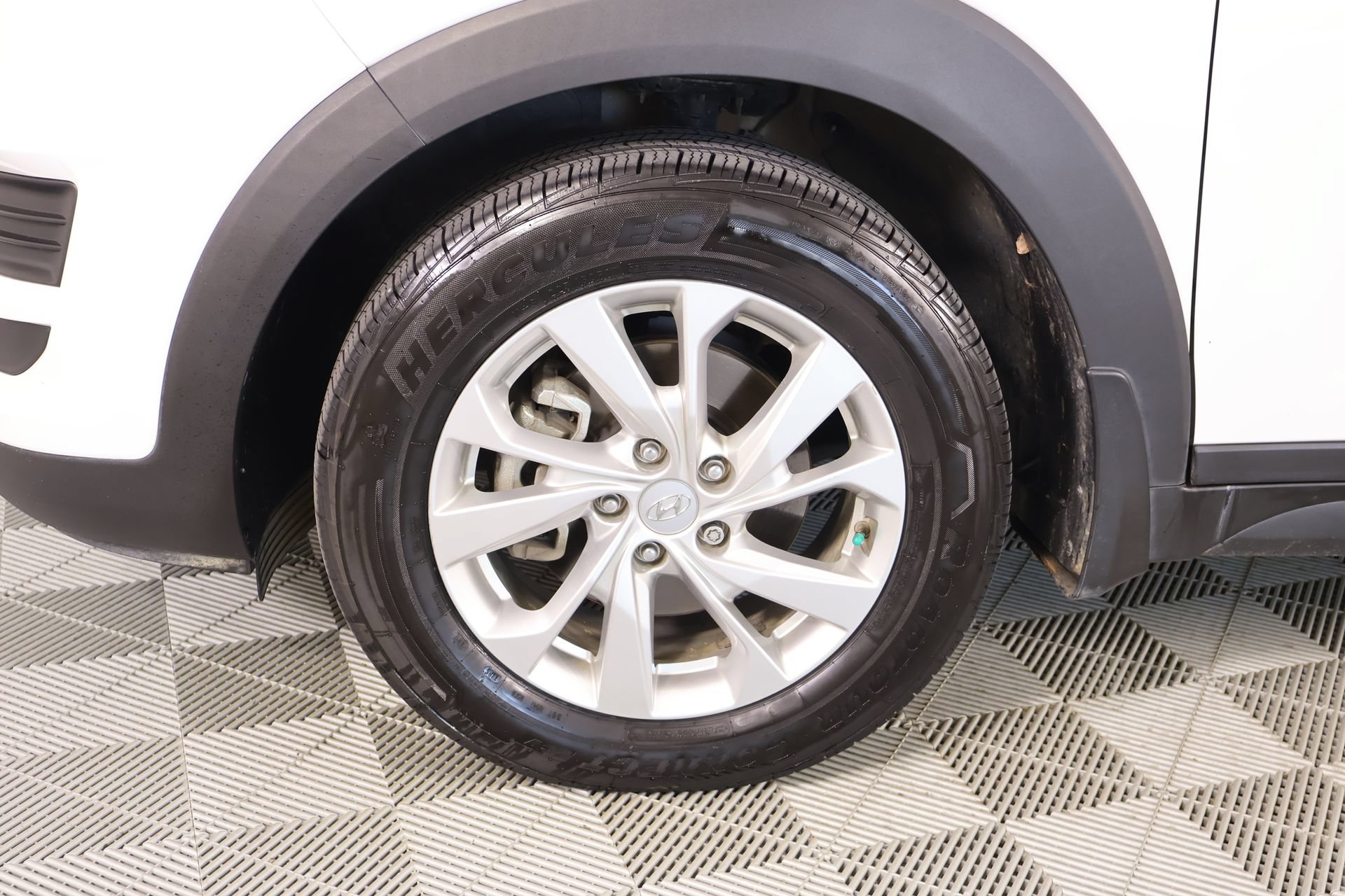 Used 2019 Hyundai Tucson Value AWD/4WD image 17