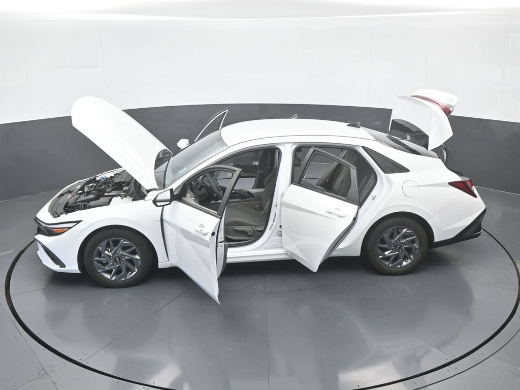 Used 2024 Hyundai Elantra SEL FWD image 65