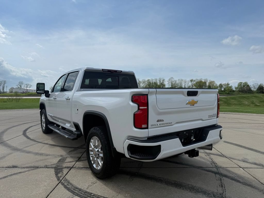 Used 2025 Chevrolet Silverado 2500 High Country w/ Technology Package AWD/4WD image 8