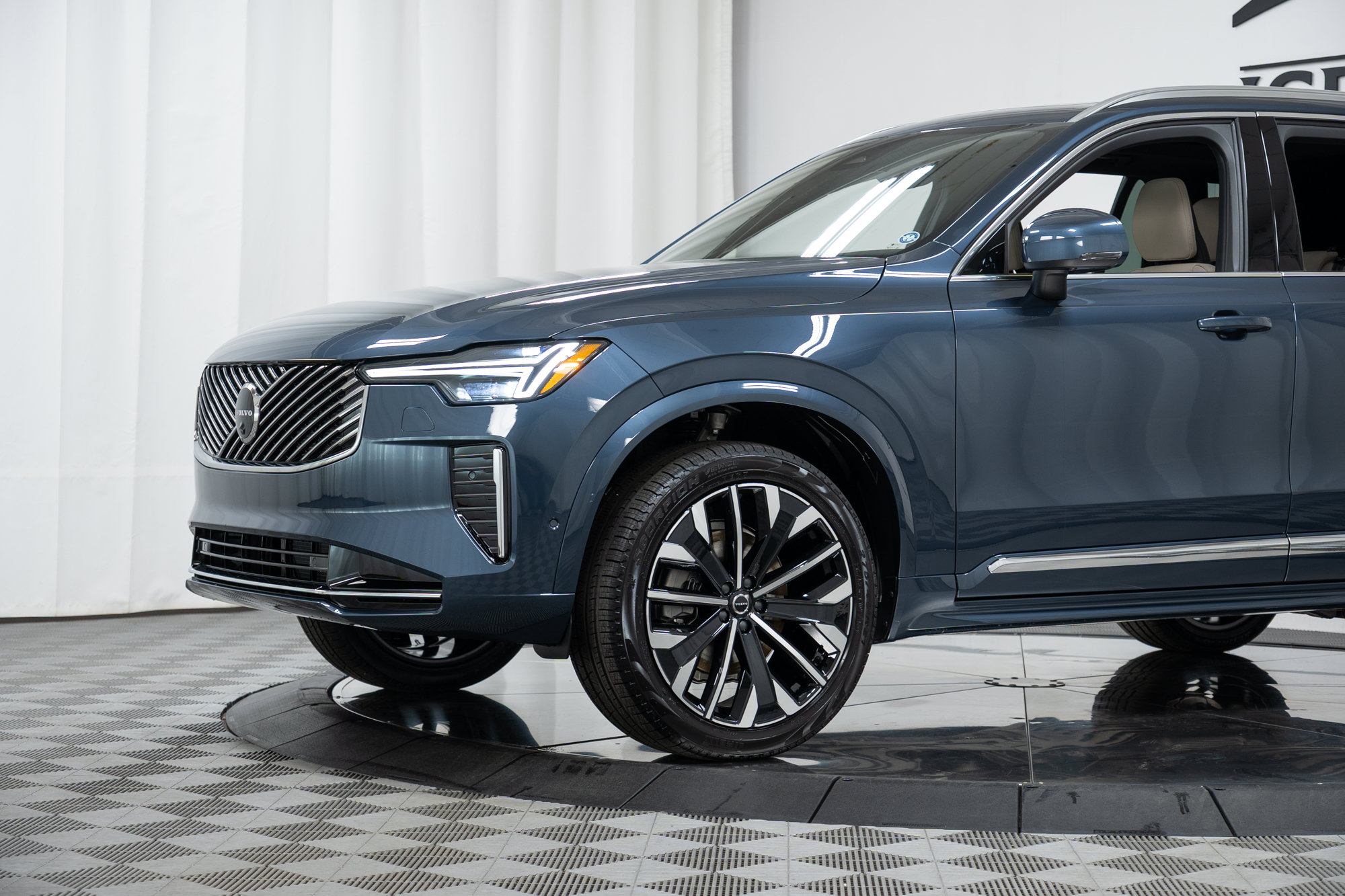 New 2026 Volvo XC90 B5 Plus w/ Protection Package AWD/4WD image 26