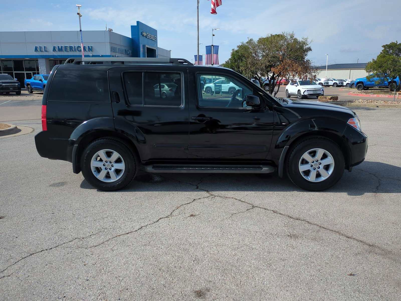 Used 2012 Nissan Pathfinder SV image 9