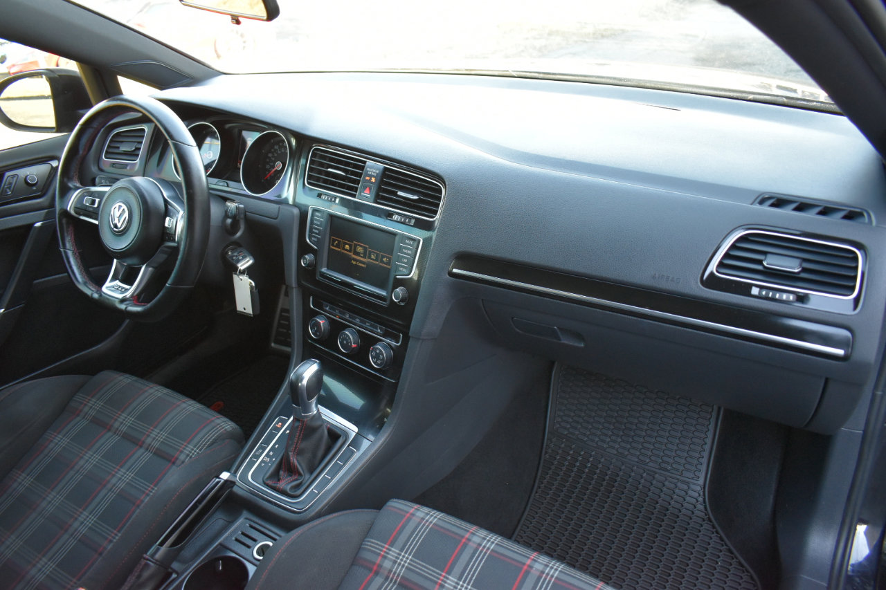 Used 2017 Volkswagen GTI S image 13