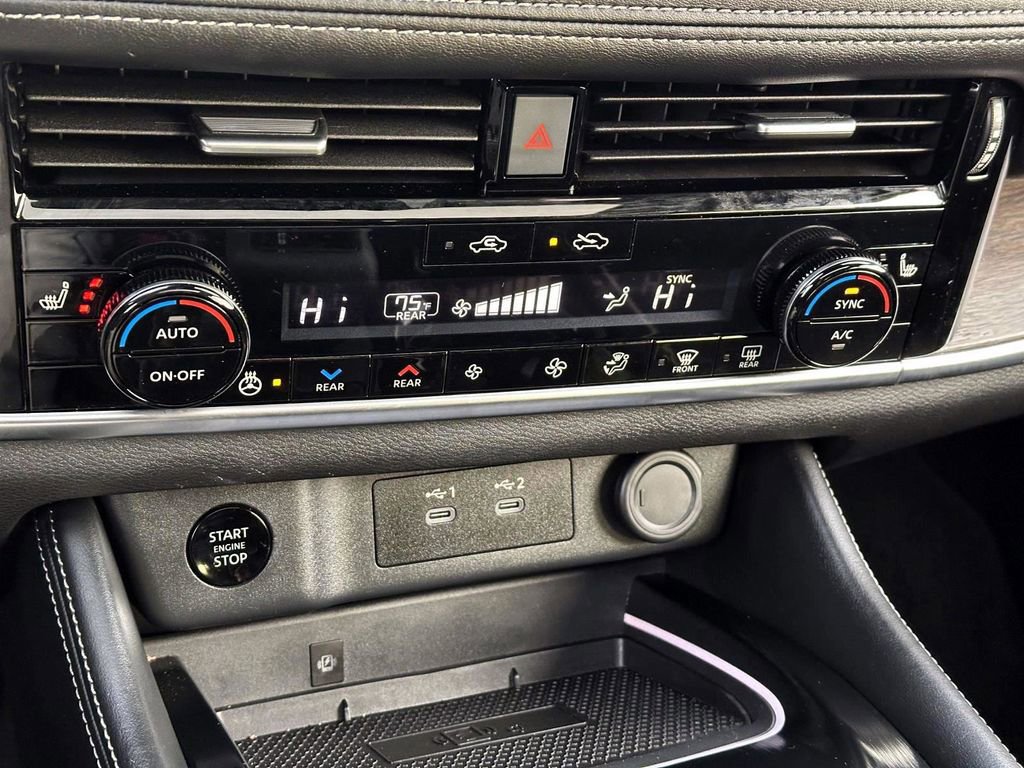 Certified 2025 Nissan Rogue Platinum w/ Tech Package image 33