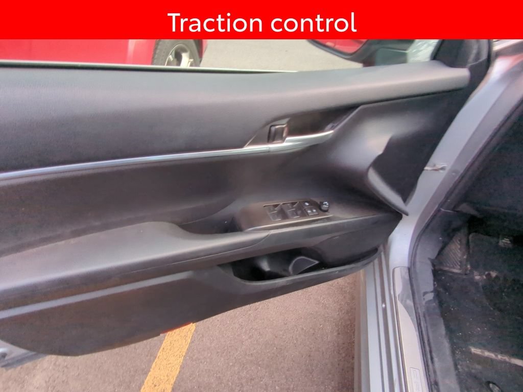 Used 2024 Toyota Camry SE FWD image 7