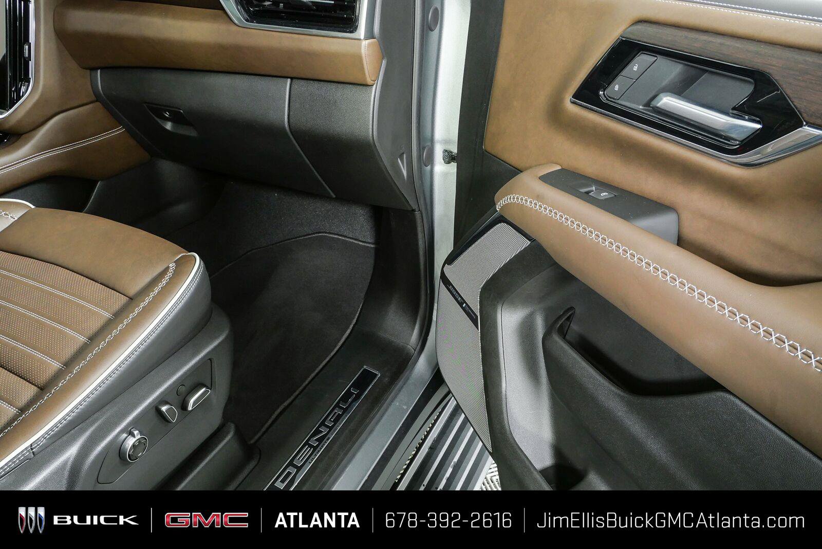 Used 2025 GMC Yukon XL Denali Ultimate w/ LPO, Floor Liner Package AWD/4WD image 27