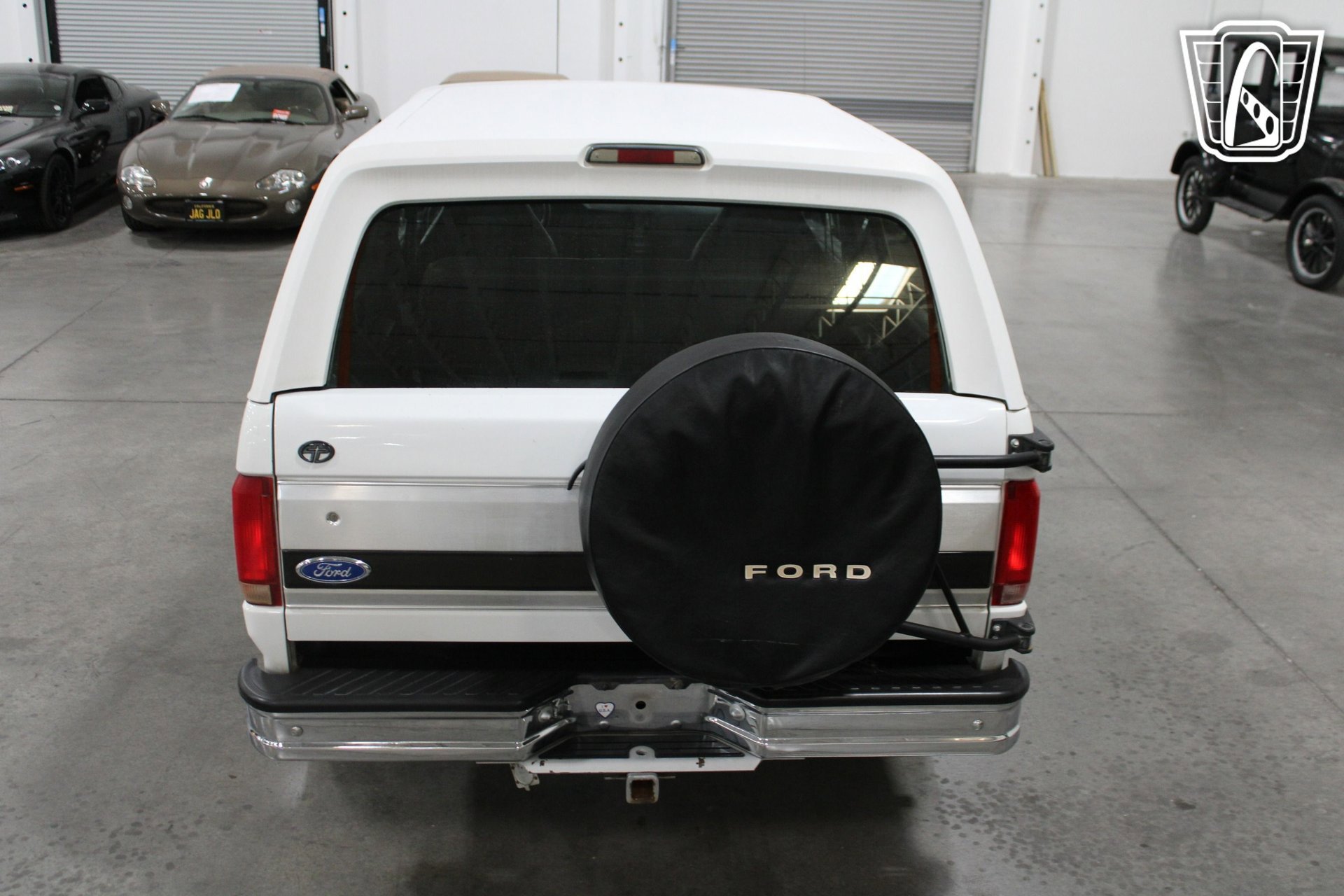 Used 1992 Ford Bronco XLT image 16
