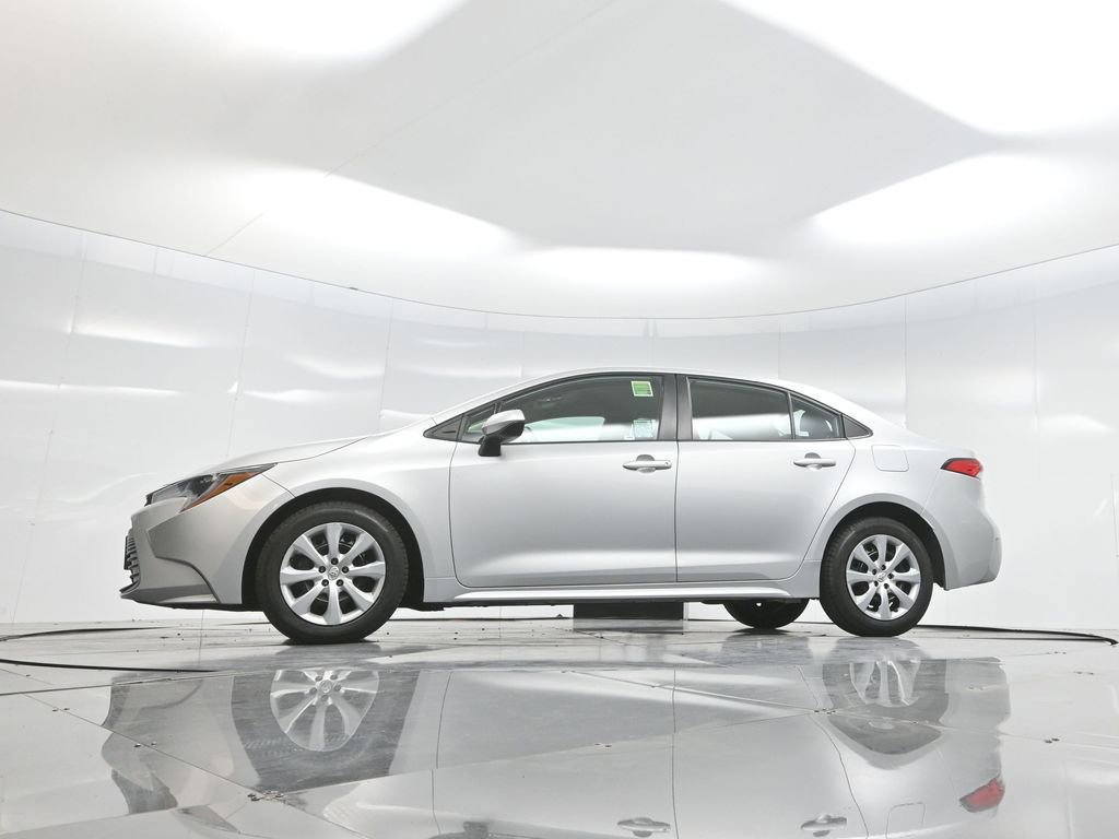 Used 2023 Toyota Corolla LE image 7