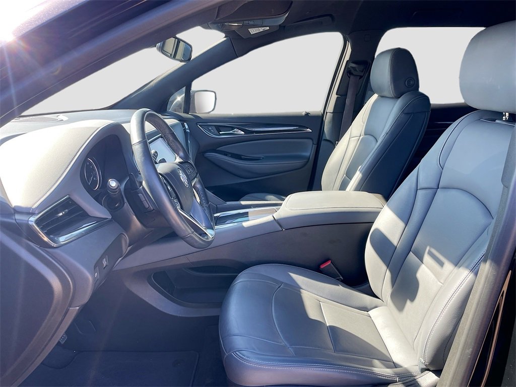 Used 2023 Buick Enclave Essence image 7