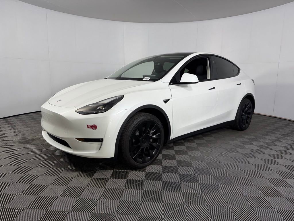 Used 2024 Tesla Model Y Long Range image 8