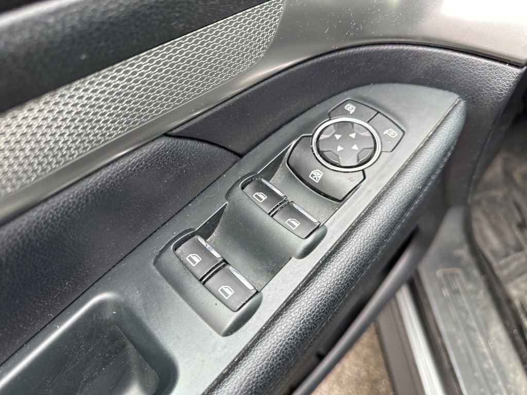 Used 2019 Ford Explorer XLT w/ Equipment Group 202A AWD/4WD image 17