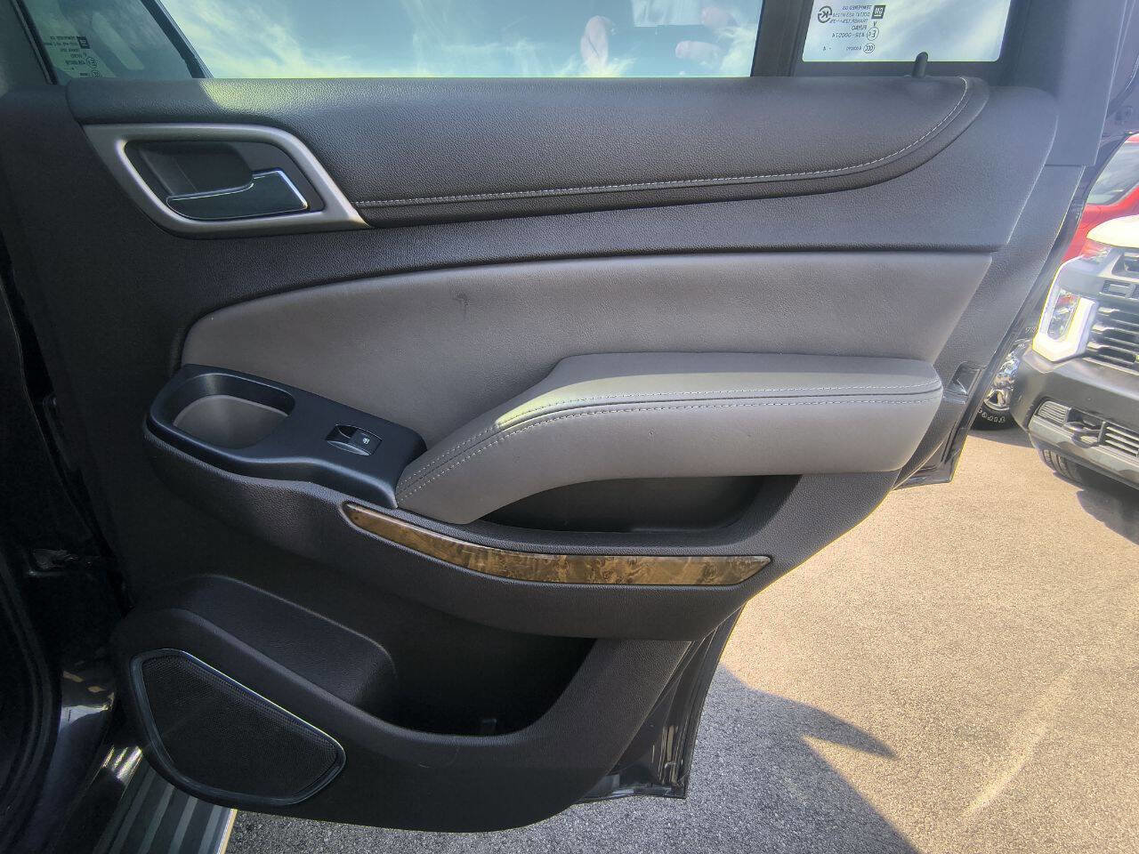 Used 2015 GMC Yukon Denali w/ Touring Package image 28