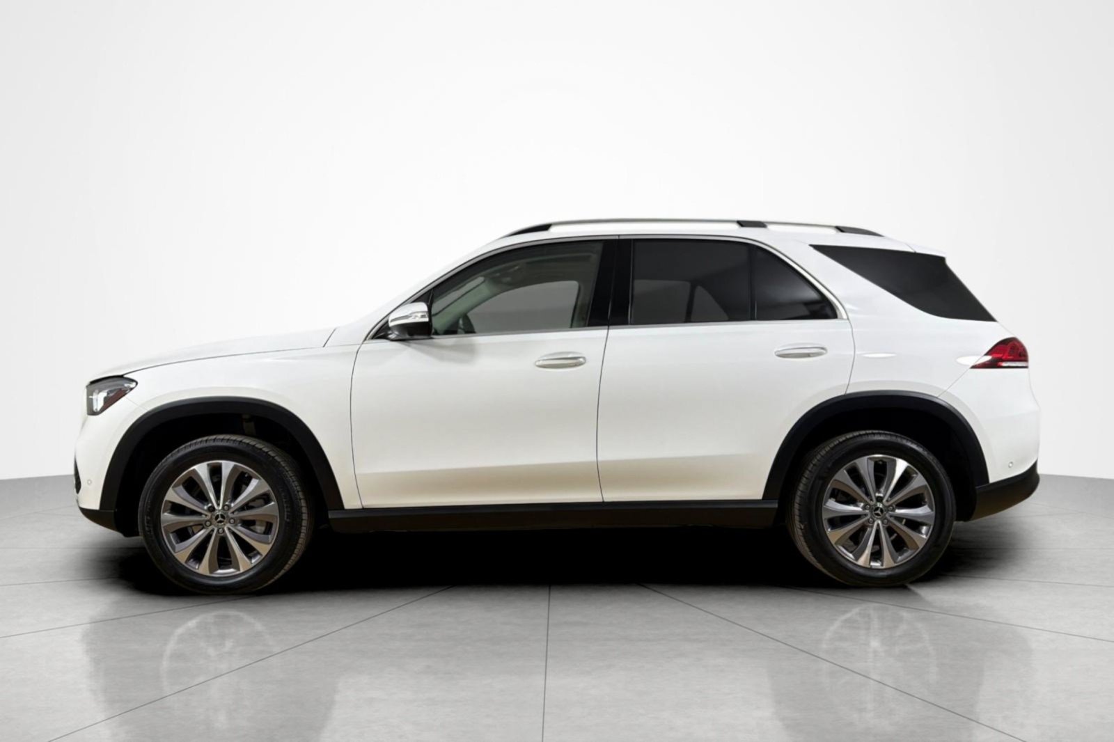 Used 2022 Mercedes-Benz GLE 350 image 2