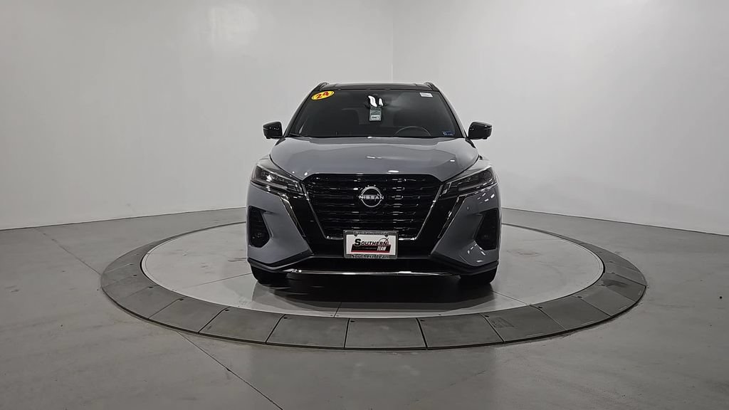 Used 2024 Nissan Kicks SR FWD image 9