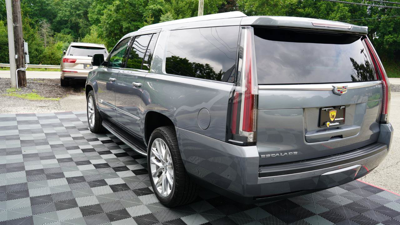 Used 2019 Cadillac Escalade ESV Luxury AWD/4WD image 16