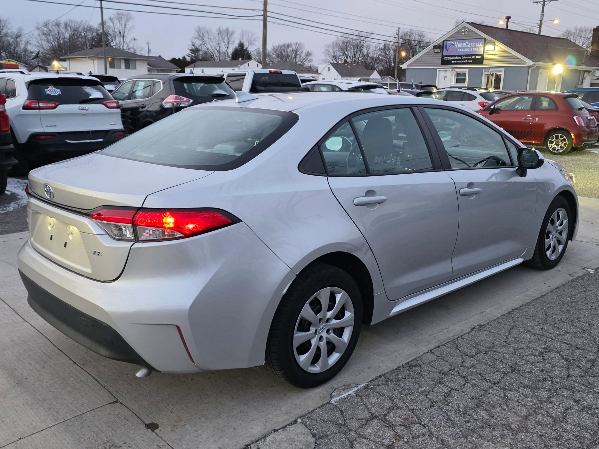 Used 2023 Toyota Corolla LE image 4