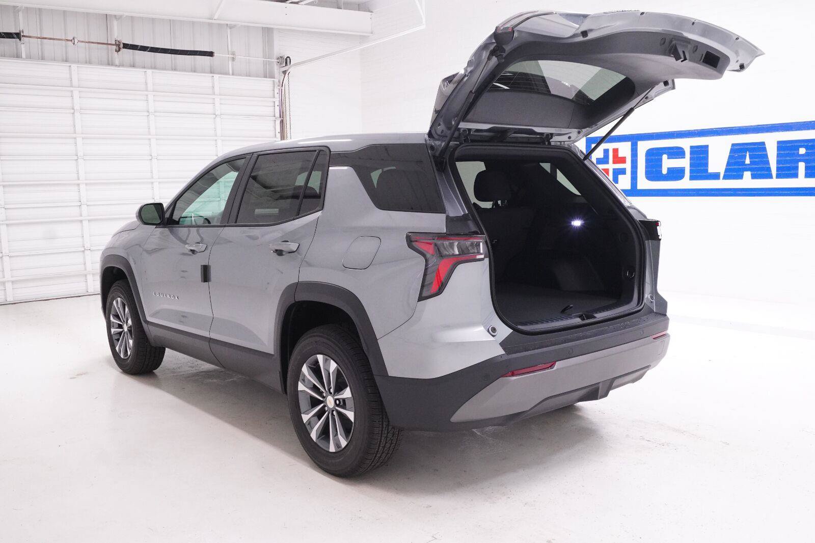 New 2027 Chevrolet Equinox LT FWD image 31