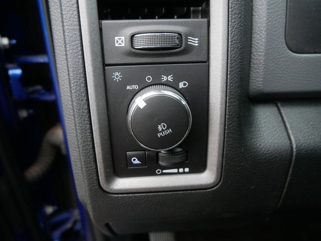 Used 2018 RAM 1500 Express image 11