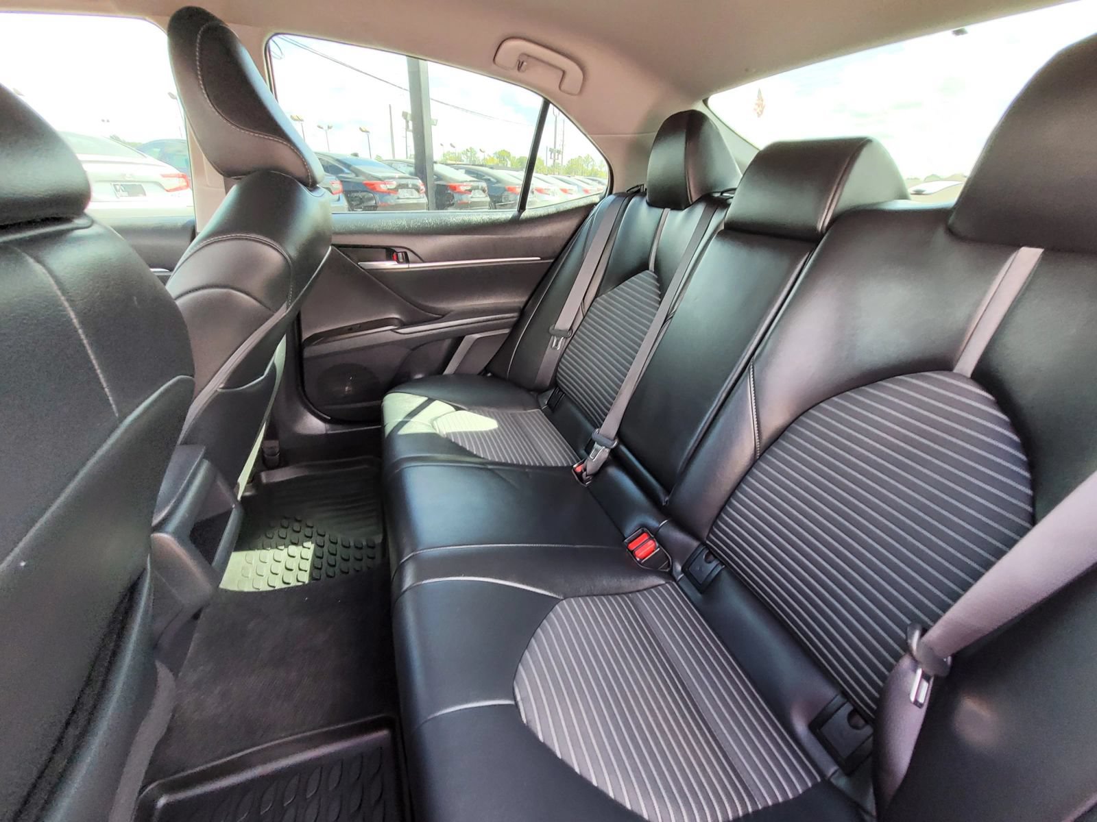 Used 2024 Toyota Camry SE w/ Convenience Package FWD image 13