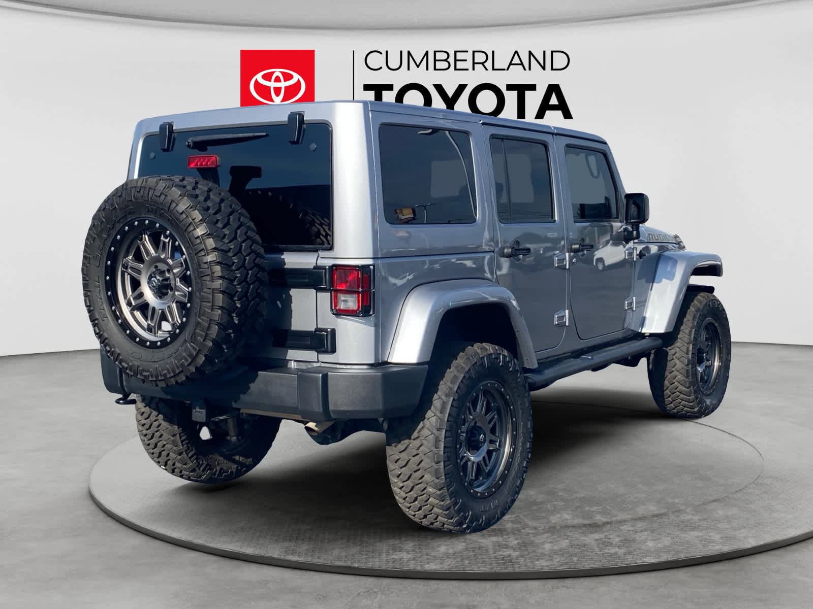 Used 2017 Jeep Wrangler Unlimited Rubicon w/ Connectivity Group AWD/4WD image 5