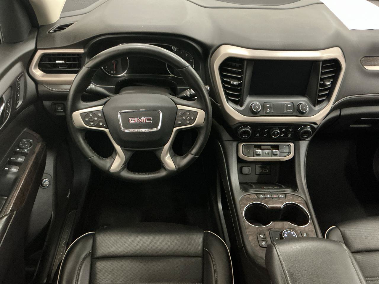 Used 2023 GMC Acadia Denali w/ Black Diamond Edition AWD/4WD image 17