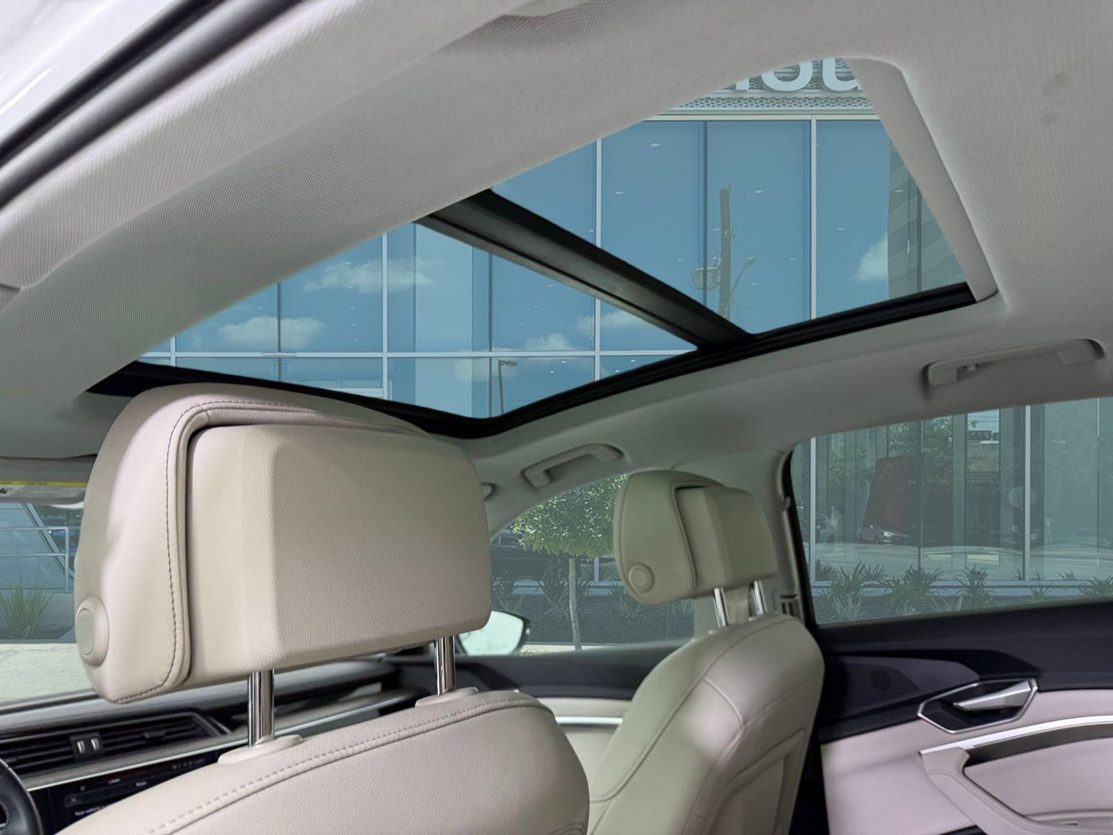 Used 2022 Audi e-tron Premium w/ Interior Protection Package image 16