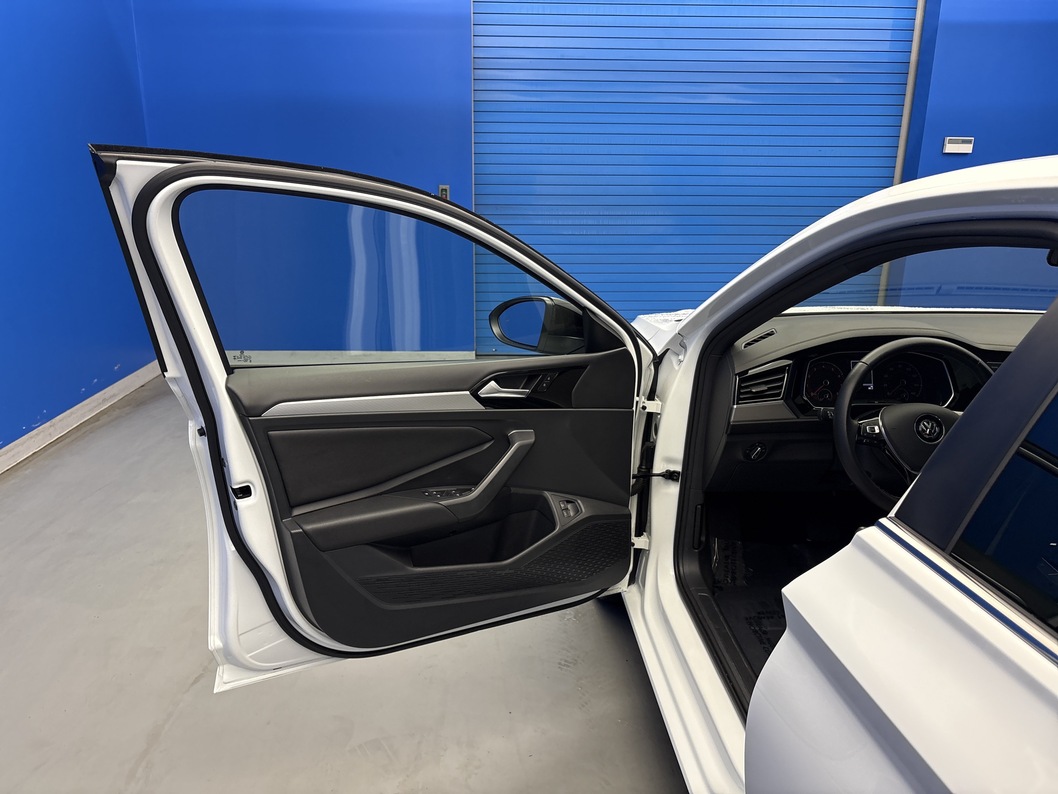 Used 2021 Volkswagen Jetta R-Line FWD image 9